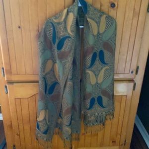 Beautiful shawl/scarf